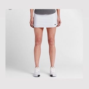 NikeCourt White Women’s Tennis Skirt